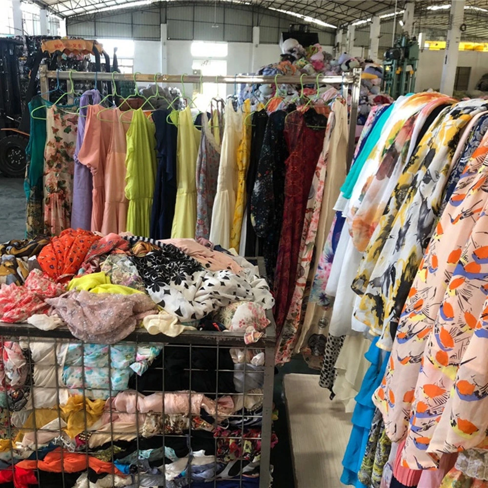 Second Hand Used Ladies Clothes/Dresses Stock Wholesale Used Clothing in Bales